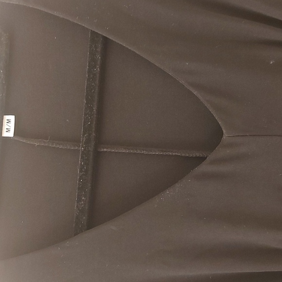 Black flattering dress with velvet detail - Picture 3 of 4